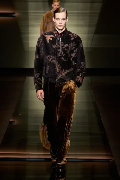 Look 96